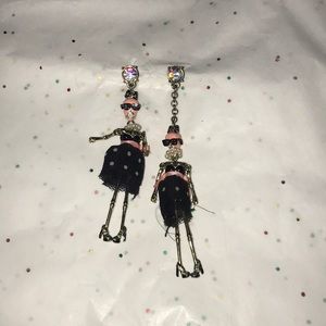 Betsy Johnson Asymmetric skeleton earrings